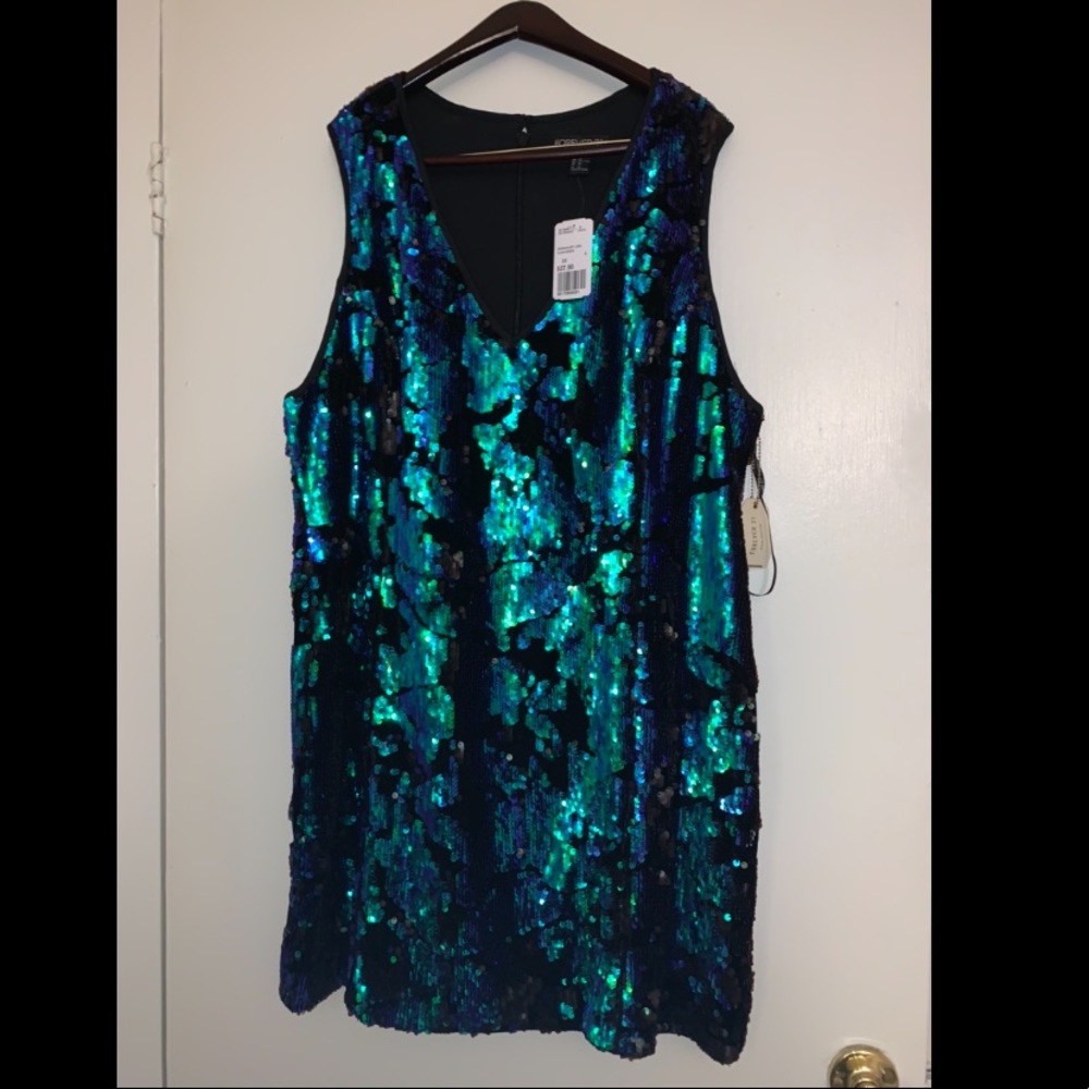 Black/green/blue sequin dress